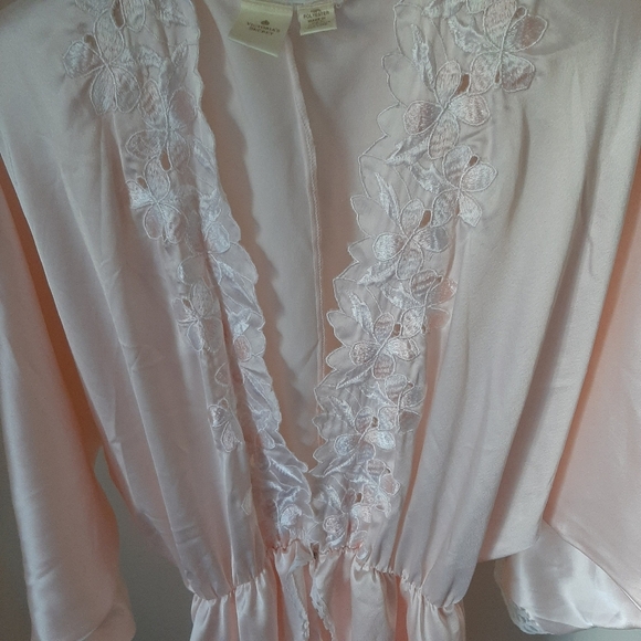VTG VICTORIA'S SECRET GOLD LABEL ROBE - Picture 11 of 15
